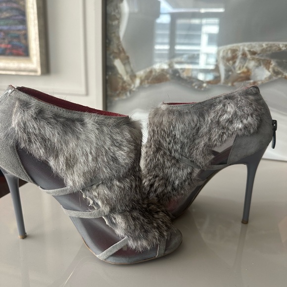 Charles Jourdan fur bootie - Picture 2 of 6
